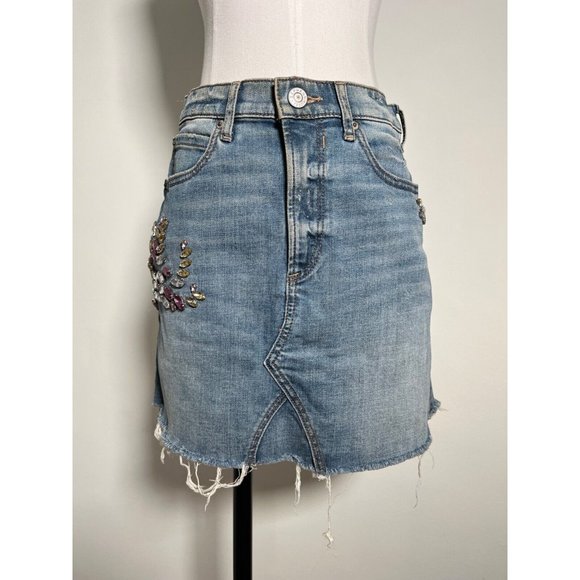 EXPRESS Bedazzled Gemstone Jean Mini Skirt Distressed Raw Hem Medium Light Sz 4 - Picture 4 of 16